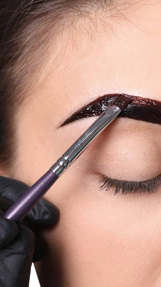 Henna Brows bij SHER Beautysalon